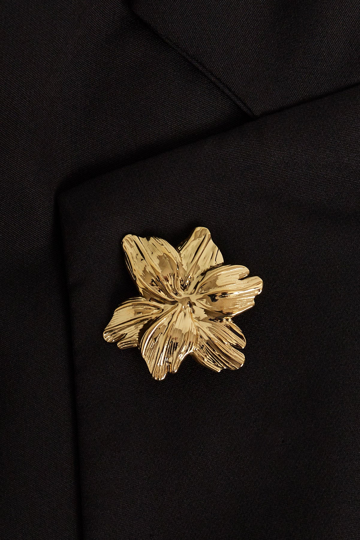 broche flower flow
