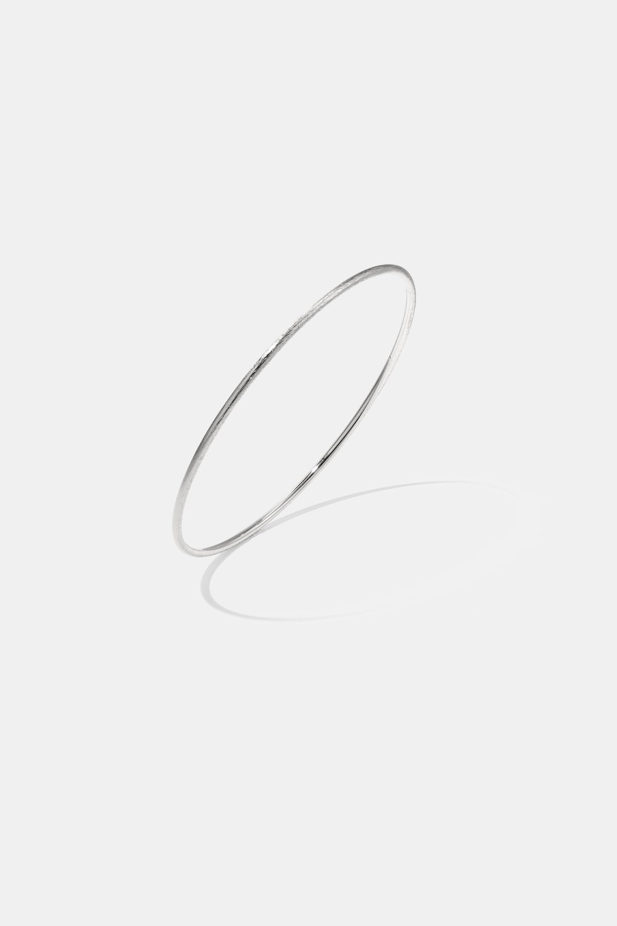 Bangle met brushed effect- 2 mm