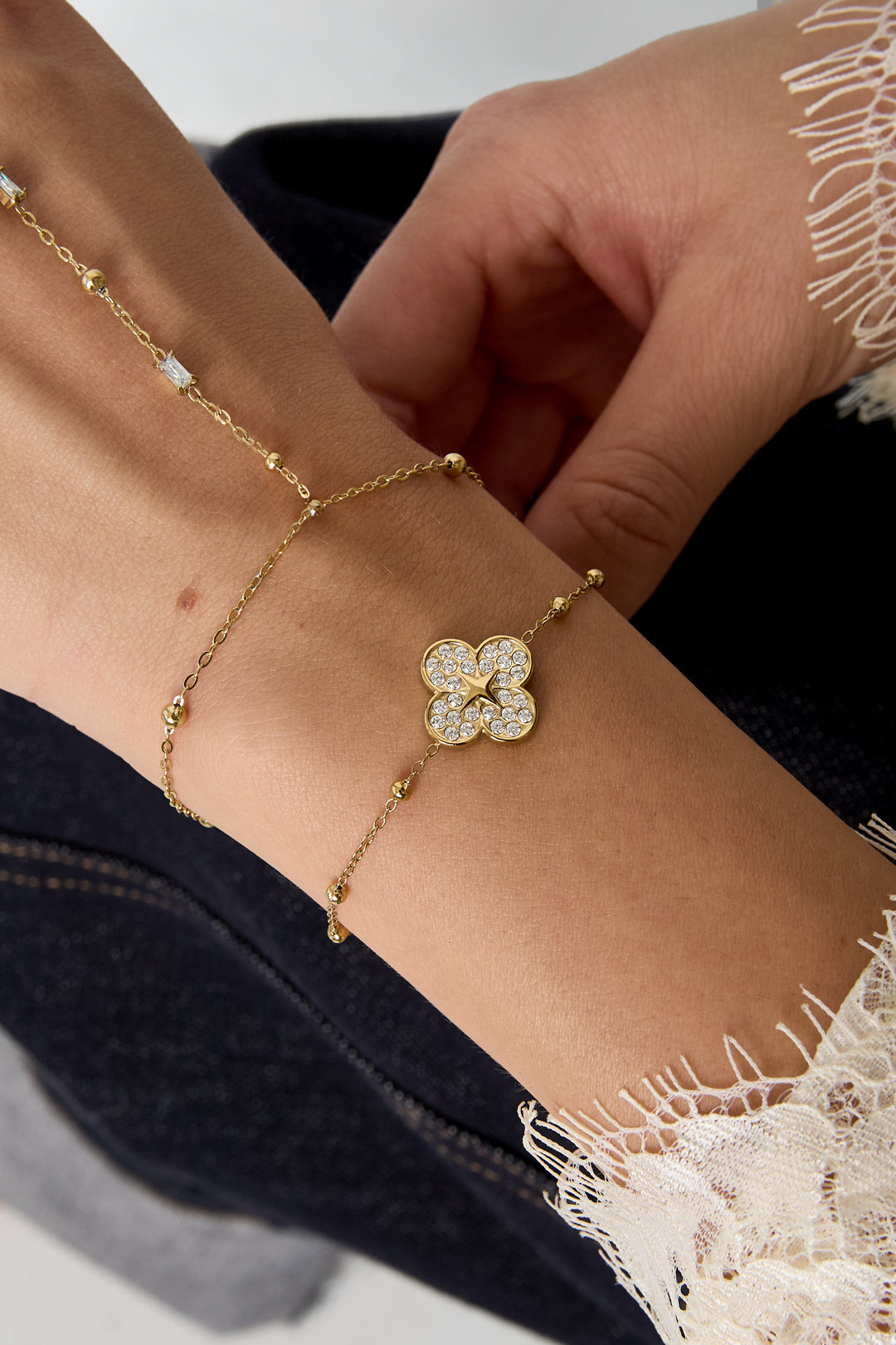 Elegant Gold Charm Bracelet for Everyday Wear