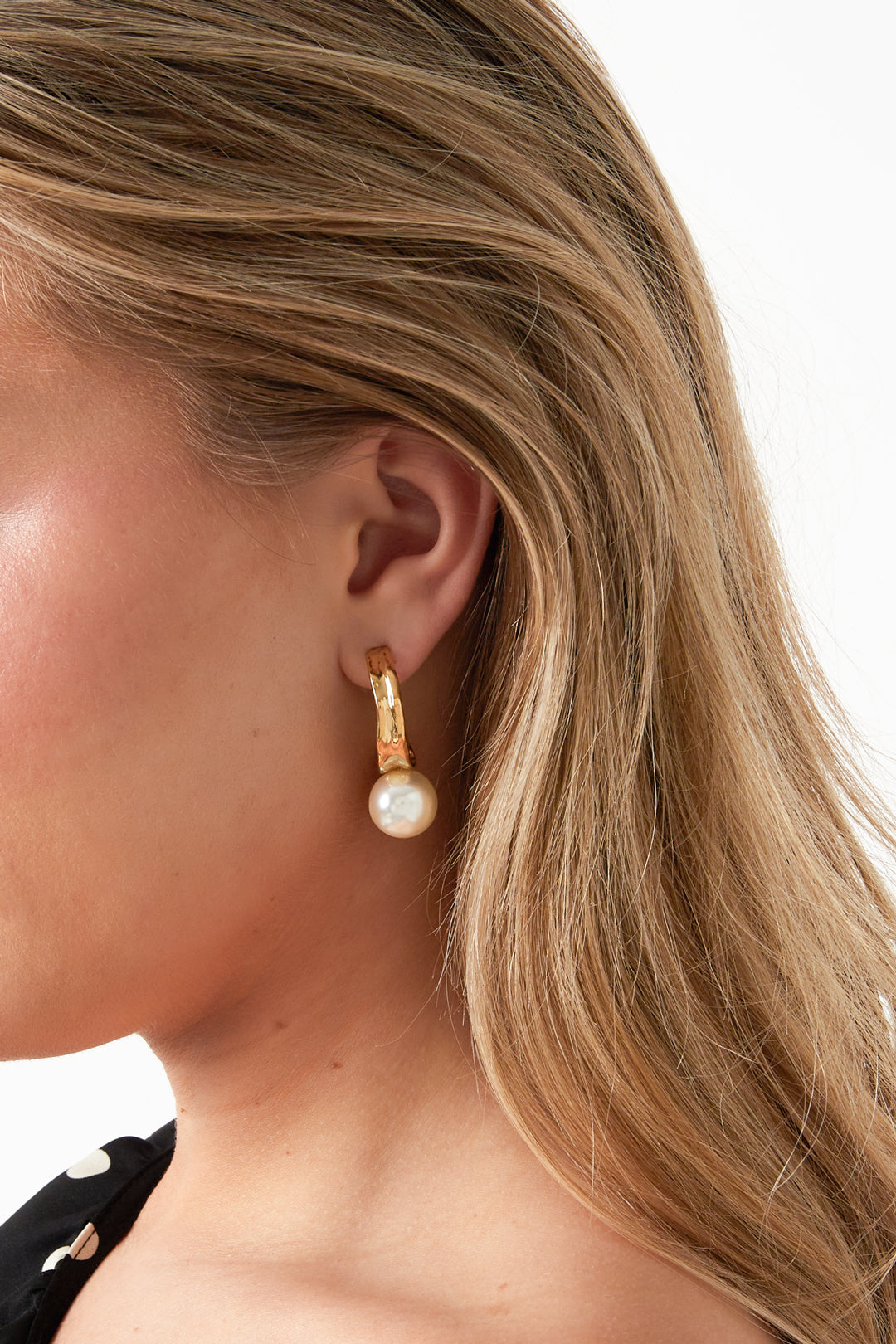 Stylish Gold Drop Earrings for All Occasions