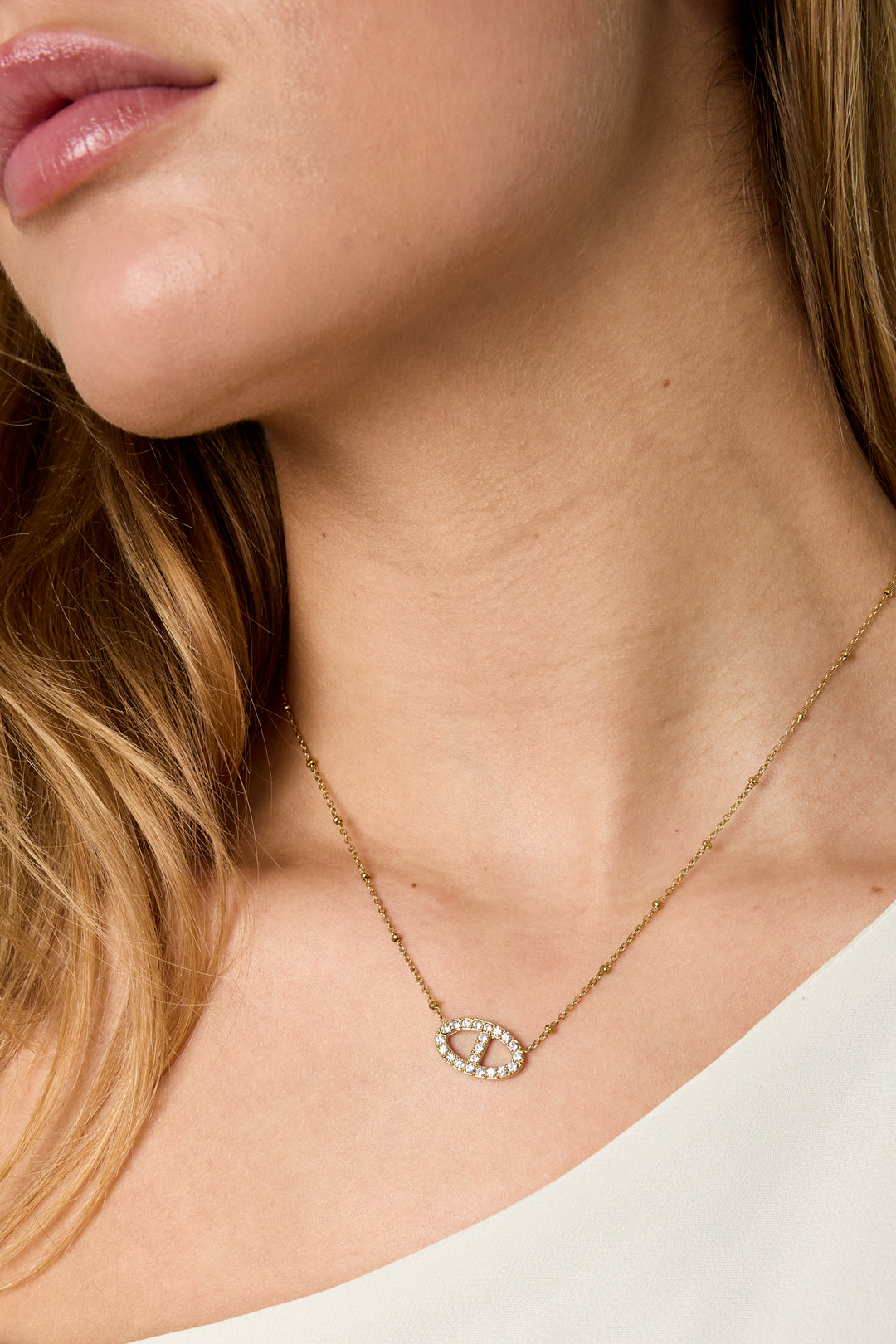 Ketting met belegde ovale hanger