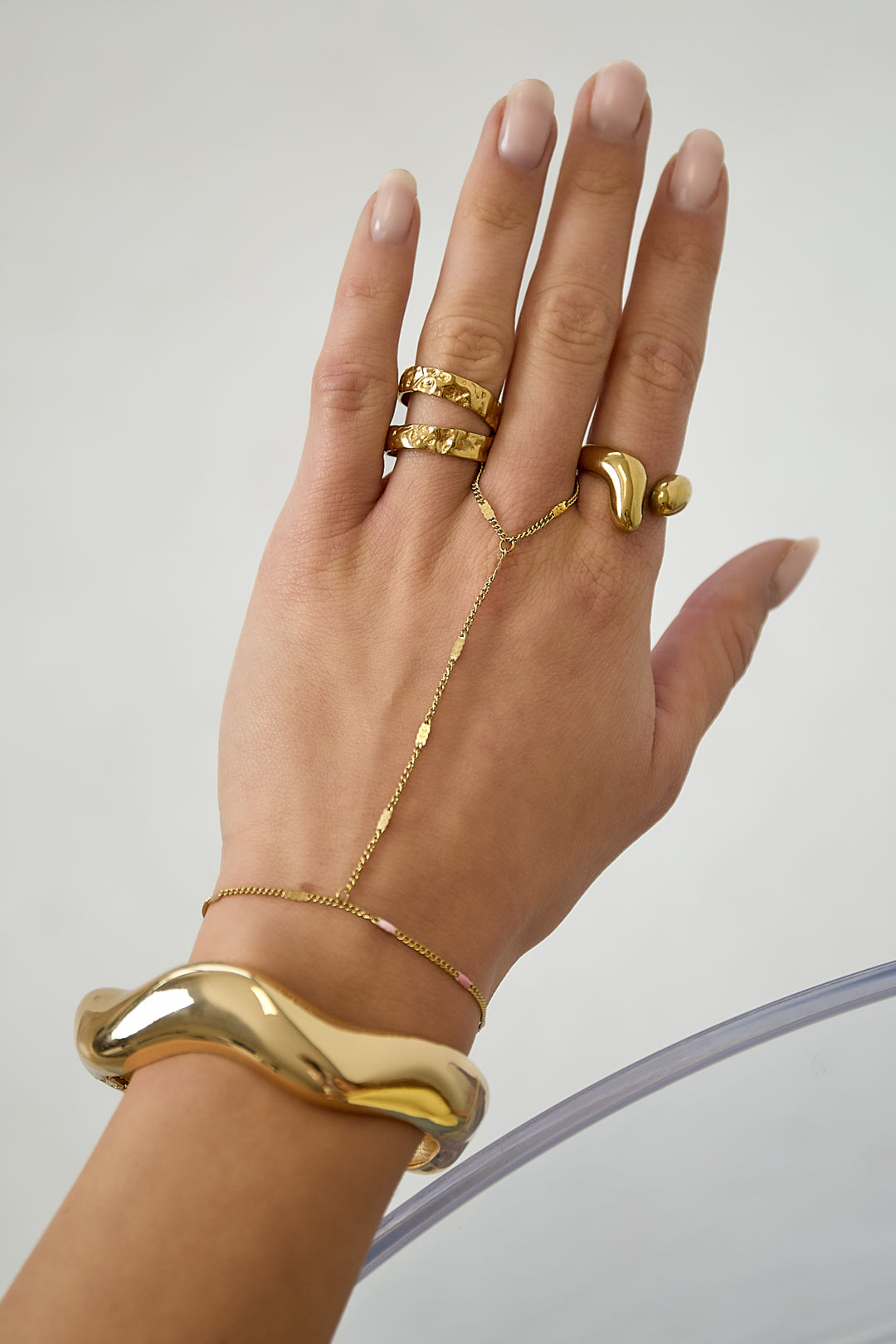 Handchain met streepjes patroon