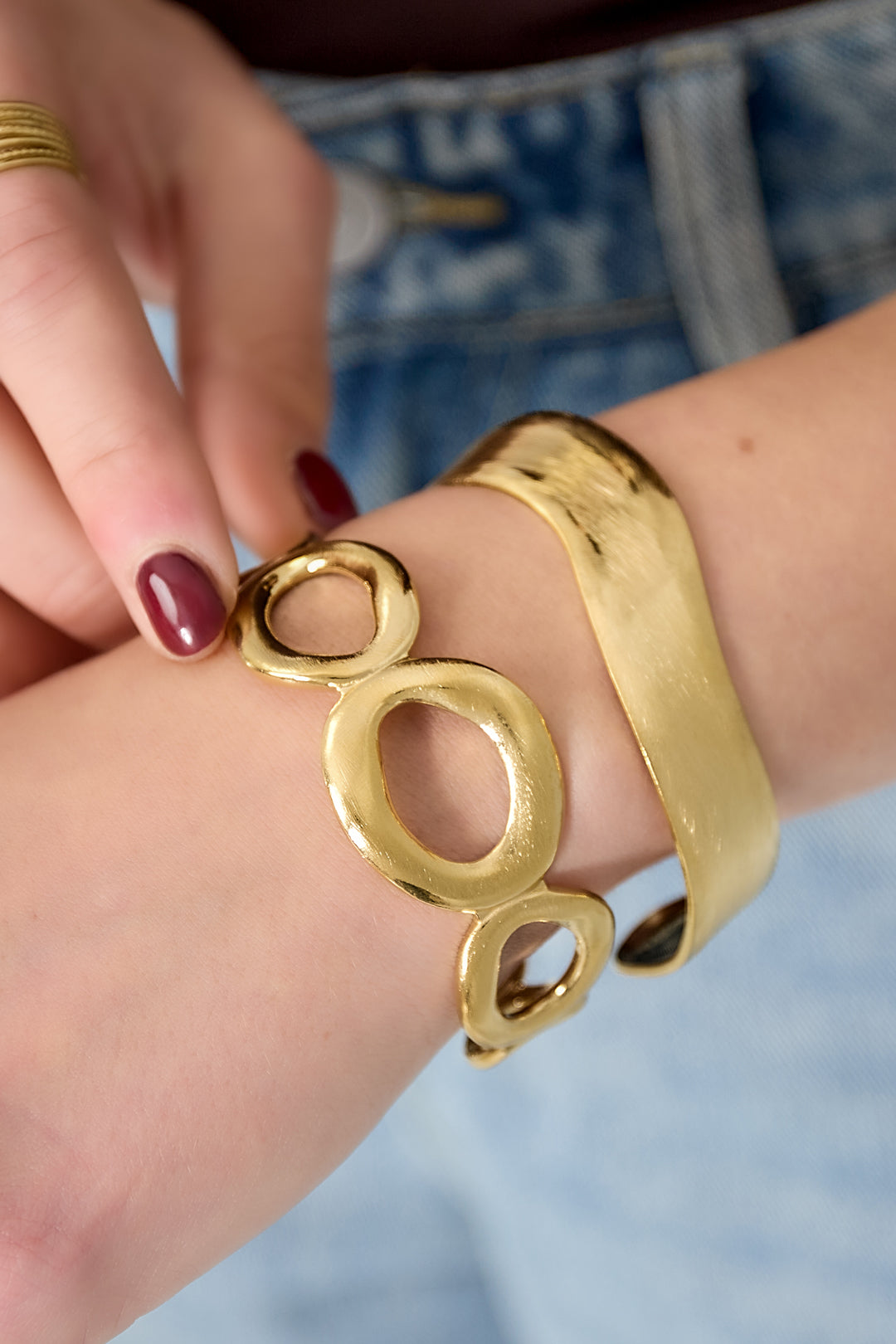 Chunky bangle met organische cirkels