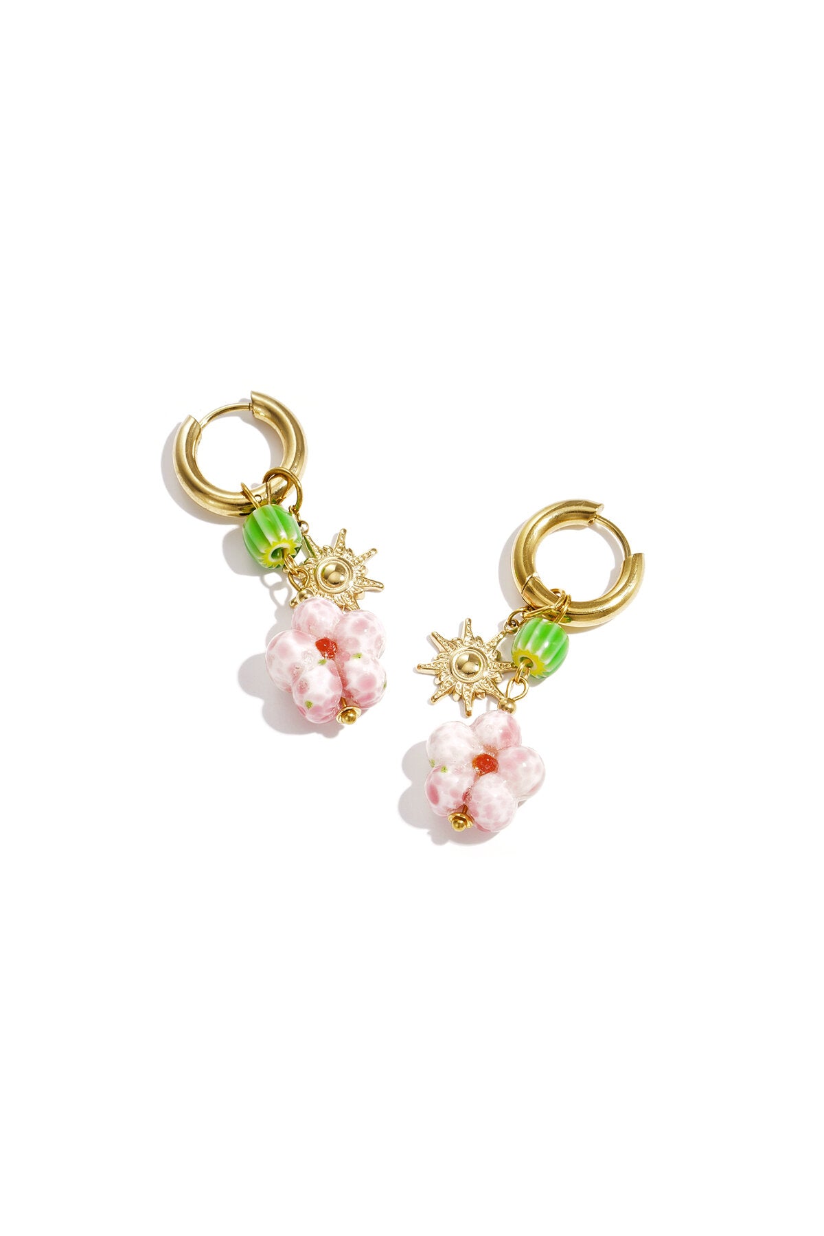 Oorringen met kralen hangers en zon charm