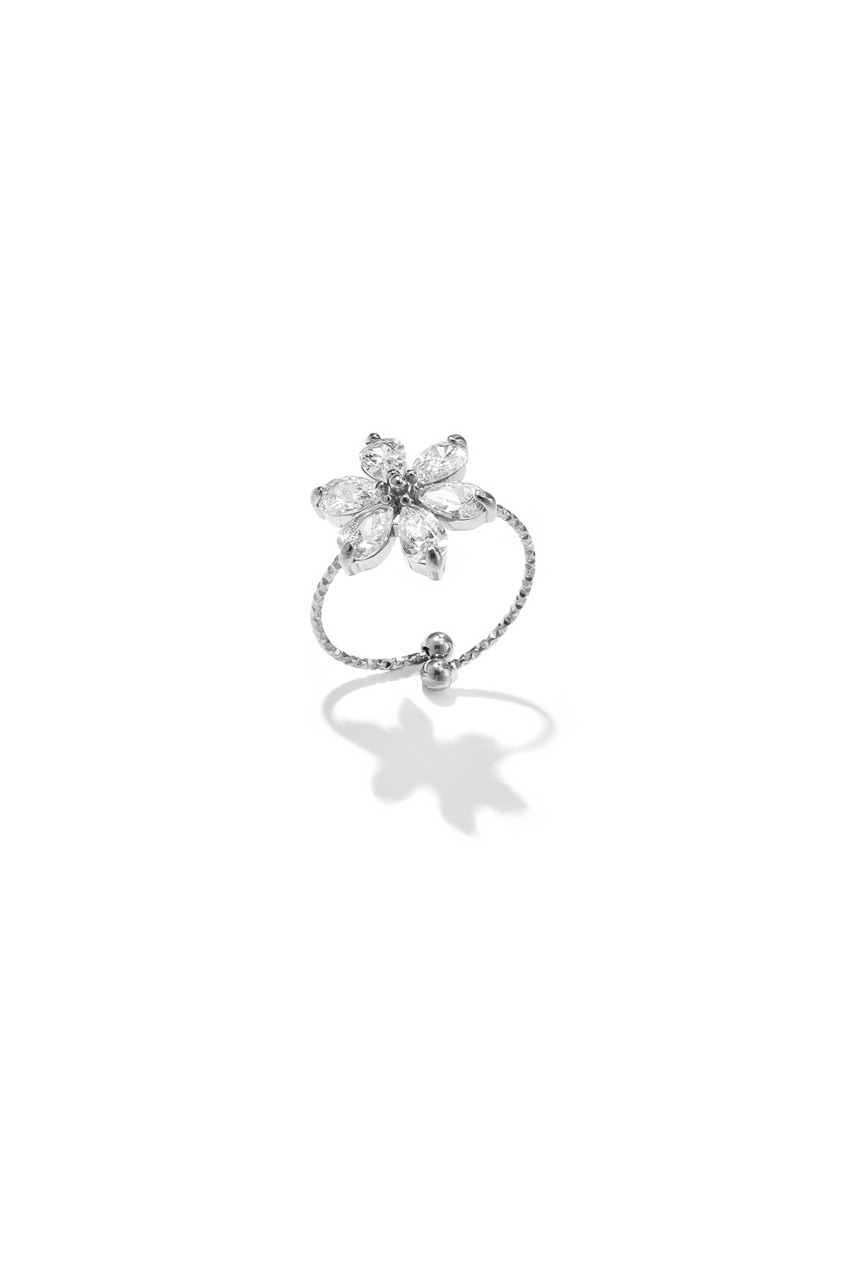 Statementringen van roestvrij staal met bloemmotief uit de Simple Simple-serie voor dames.
