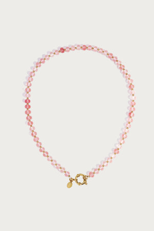Roze Clarisa ketting van natuursteen koraal met gouden frontsluiting en kralen, dames sieraad