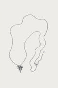 Zilveren Everlyn hartjesketting van roestvrij staal, met glanzende hart hanger en fijne ketting als sieraad.