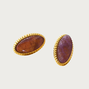 Ovale gouden oorbellen met paarse natuursteen, vervaardigd van stainless steel, stijlvolle dames mode accessoires.