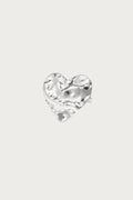 Zilverkleurige ring van roestvrij staal in de vorm van een gesmolten hart, unieke getextureerde afwerking, mode sieraden