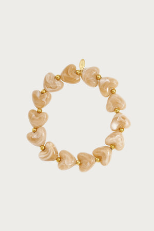 Milena hartjes armband van roestvrij staal in kakhi tint, gekleurde kralen armband met vrolijke hartjes en gouden accenten