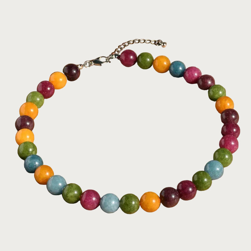Rosalie kralenketting met kleurrijke natuurstenen kralen in roze, groen, geel, blauw en paars, zilverkleurige sluiting