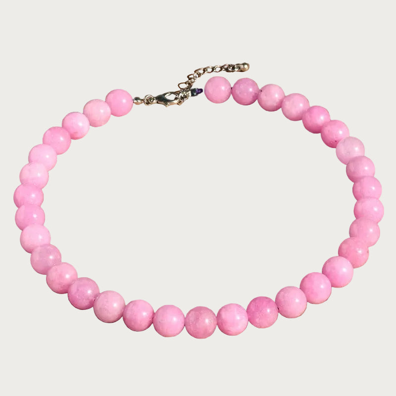 Roze kralenketting Rosalie met natuursteen kralen en zilveren sluiting, elegant sieraad van natuursteen.