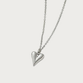 Stainless steel ketting met een zilverkleurige hartjes hanger, perfect als cadeau voor vrouwen