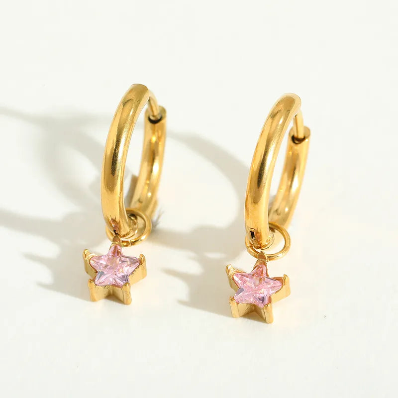 Gouden oorringen met roze ster hanger, ster oorbellen, statement oorbellen, dames sieraden