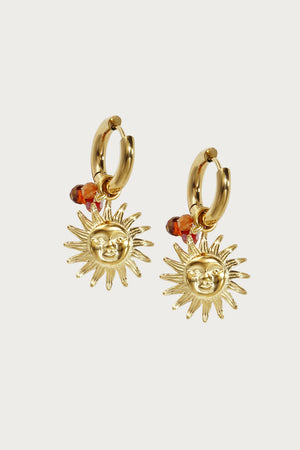 Gouden oorbellen met zonnemotief en oranje kraaltjes, gemaakt van stainless steel, Sunny oorbellen
