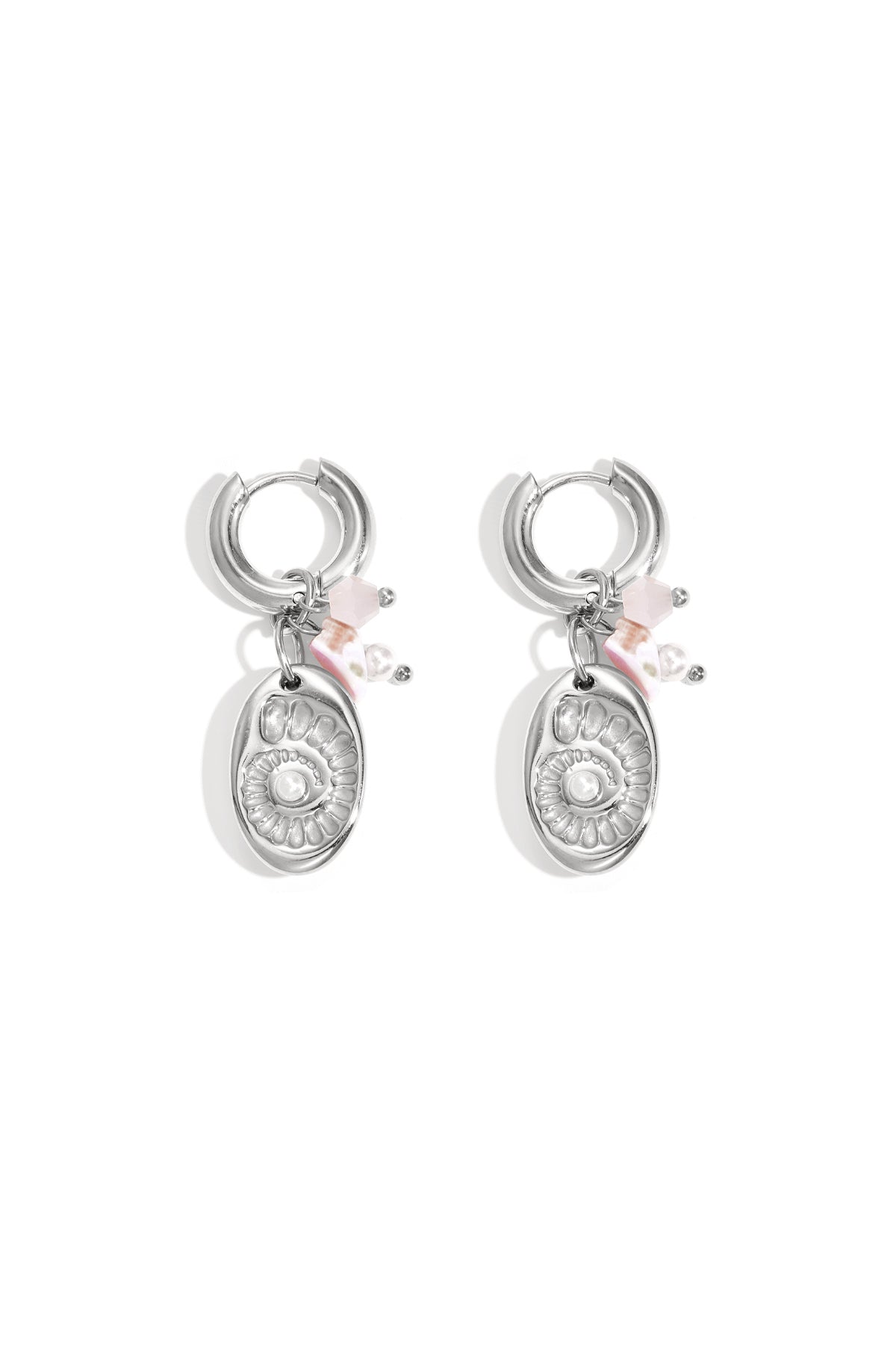 Oorbellen met kralen en schelp charm