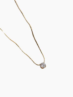 Gouden stainless steel Aurelia ketting met schitterende zirkonia hanger, elegant dames sieraad