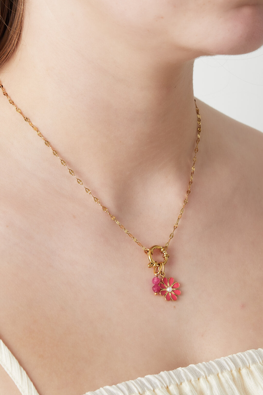 Rode bloemen DIY ketting