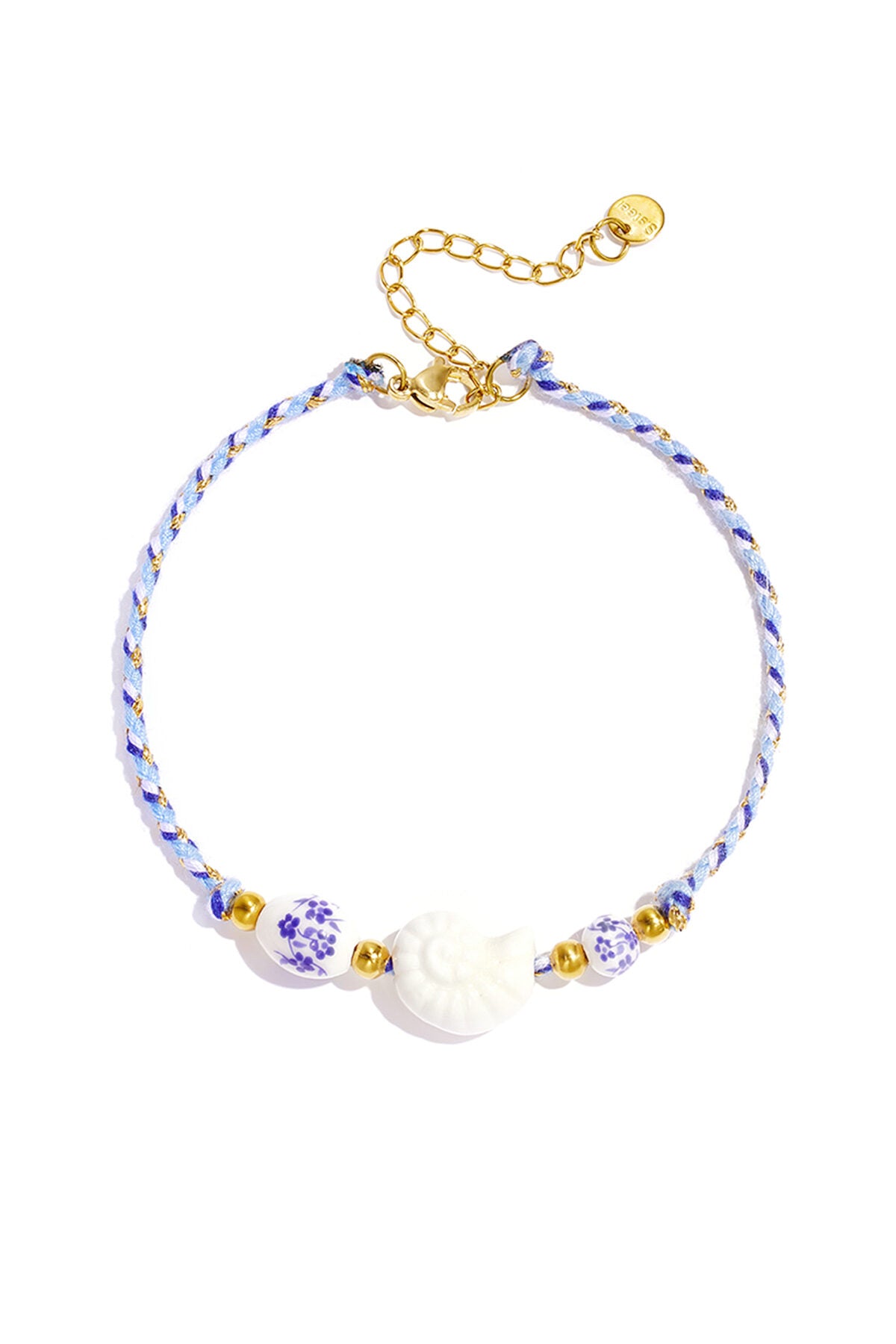 Enkelbandjes van touw met schelpmotief, geschikt voor vakantie, strand of romantische momenten. Damessieraden.