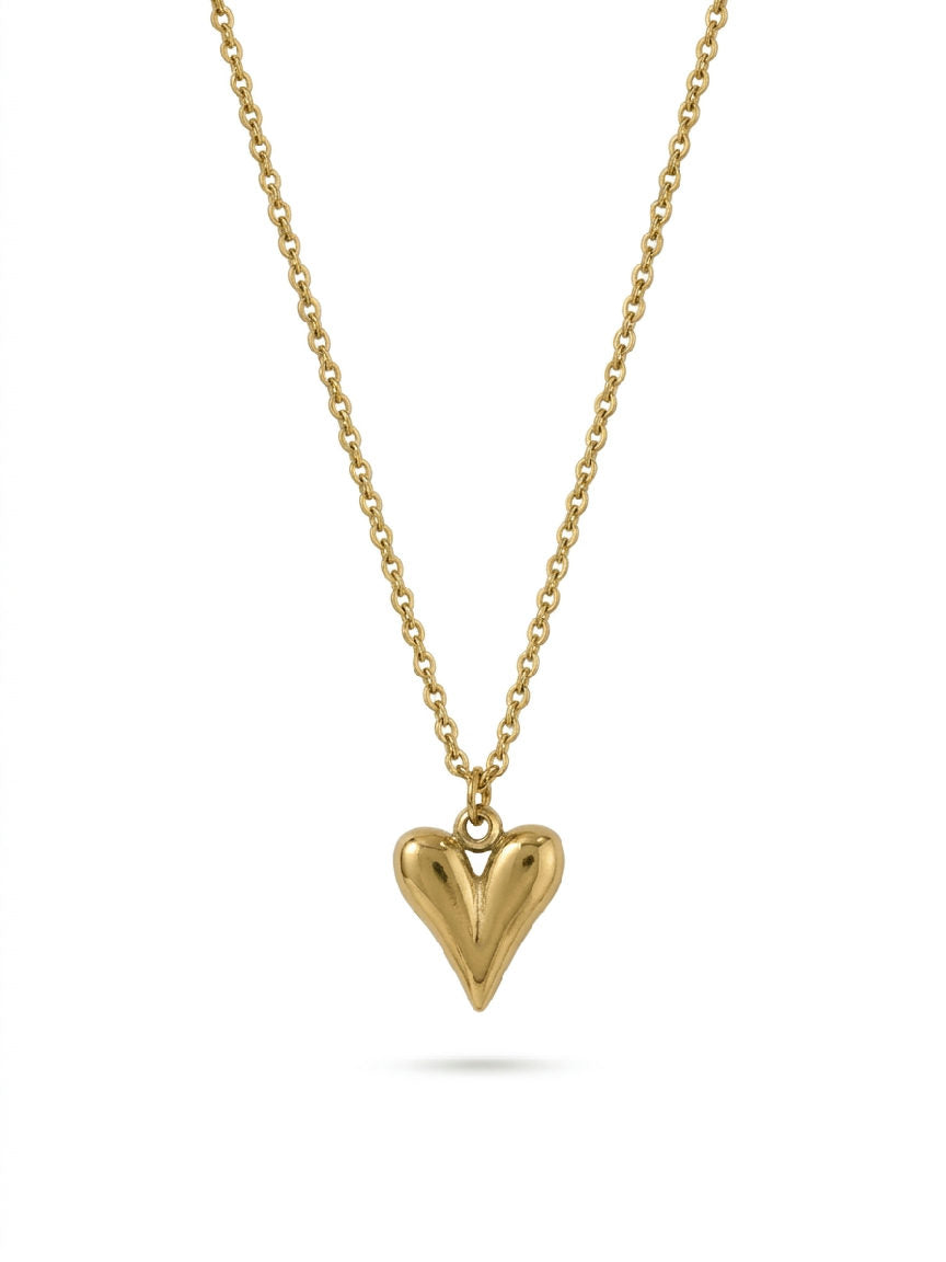 Gouden liefdesketting met gepolijste hartvormige hanger, gemaakt van duurzaam roestvrij staal. Perfect voor dagelijks gebruik