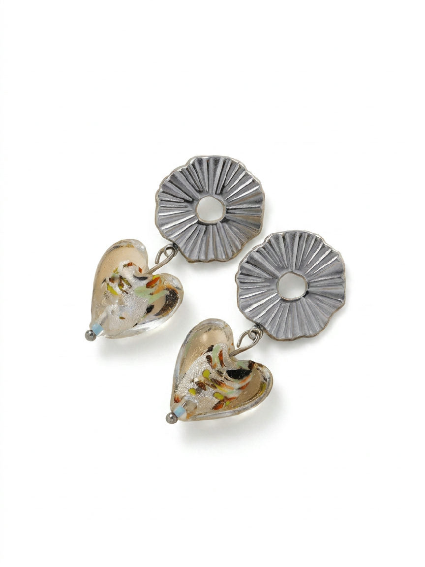 Glasdruppel hart oorstekers van roestvrij staal in een stralende rode kleur, elegant en veelzijdig accessoire.