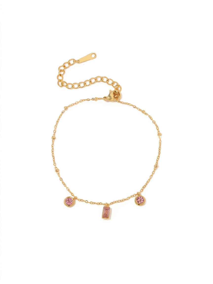 Valentina armband met glimmende roze steentjes, gemaakt van duurzaam roestvrij staal, elegant en tijdloos accessoire
